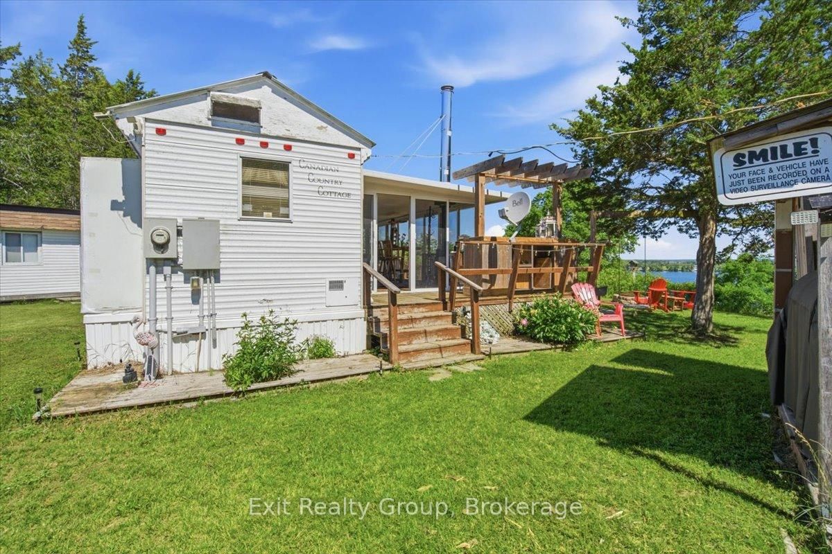1154 County Rd 14 • Prince Edward County, ON photo 8