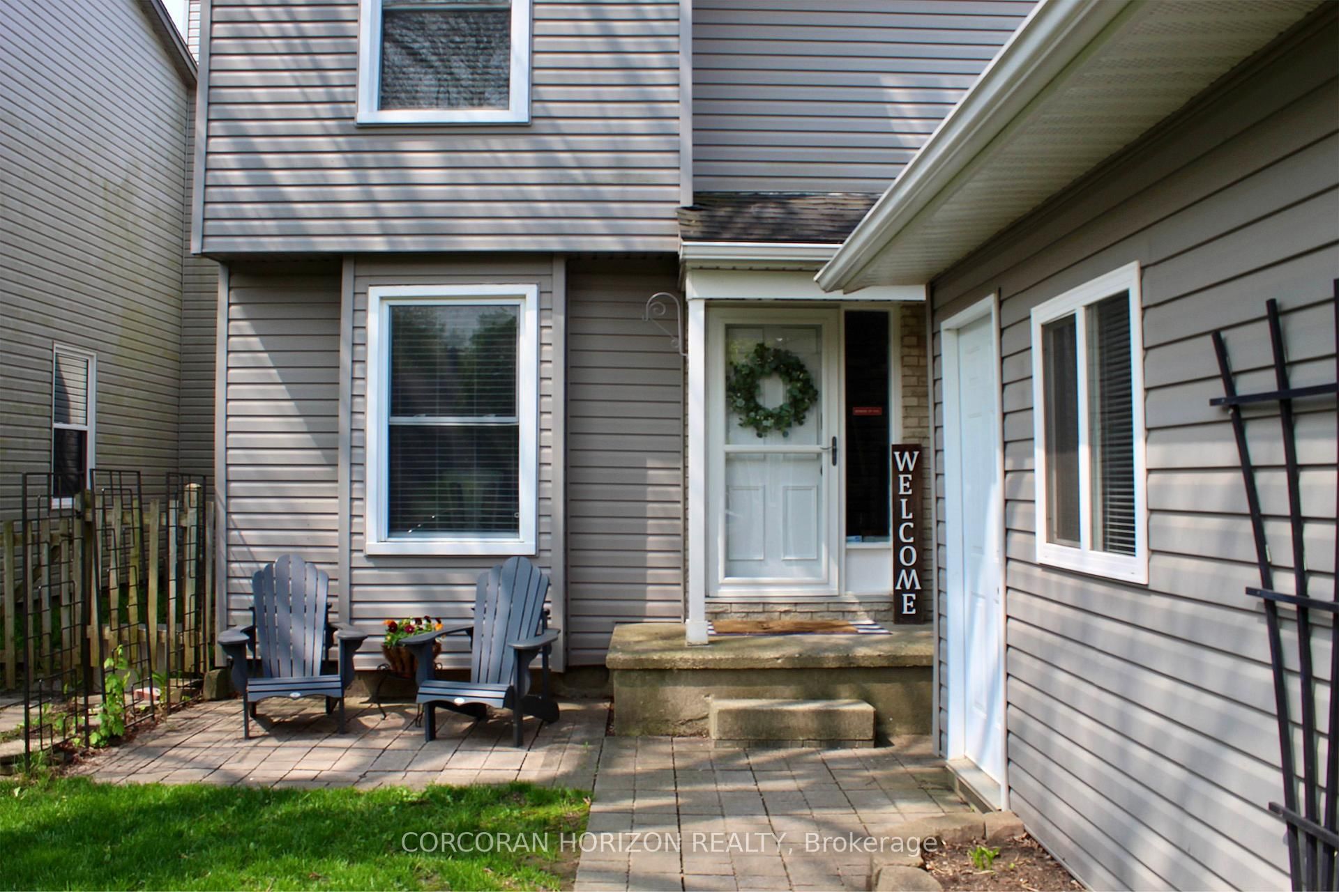 26 Winding Woods Crescent W