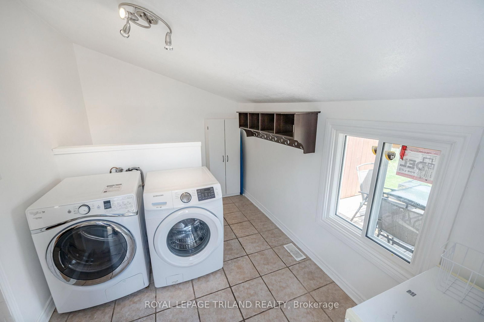 17 TRAFALGAR Street • St. Thomas, ON photo 13