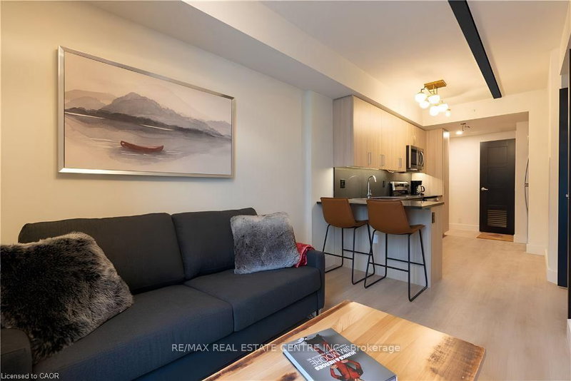 611 - 145 Columbia Street W