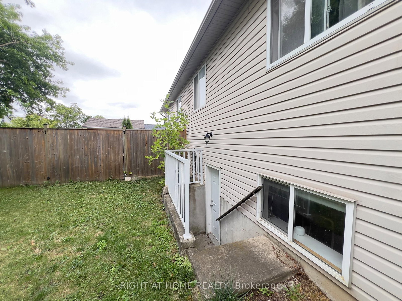39 Cumming Street • St. Catharines, ON photo 31