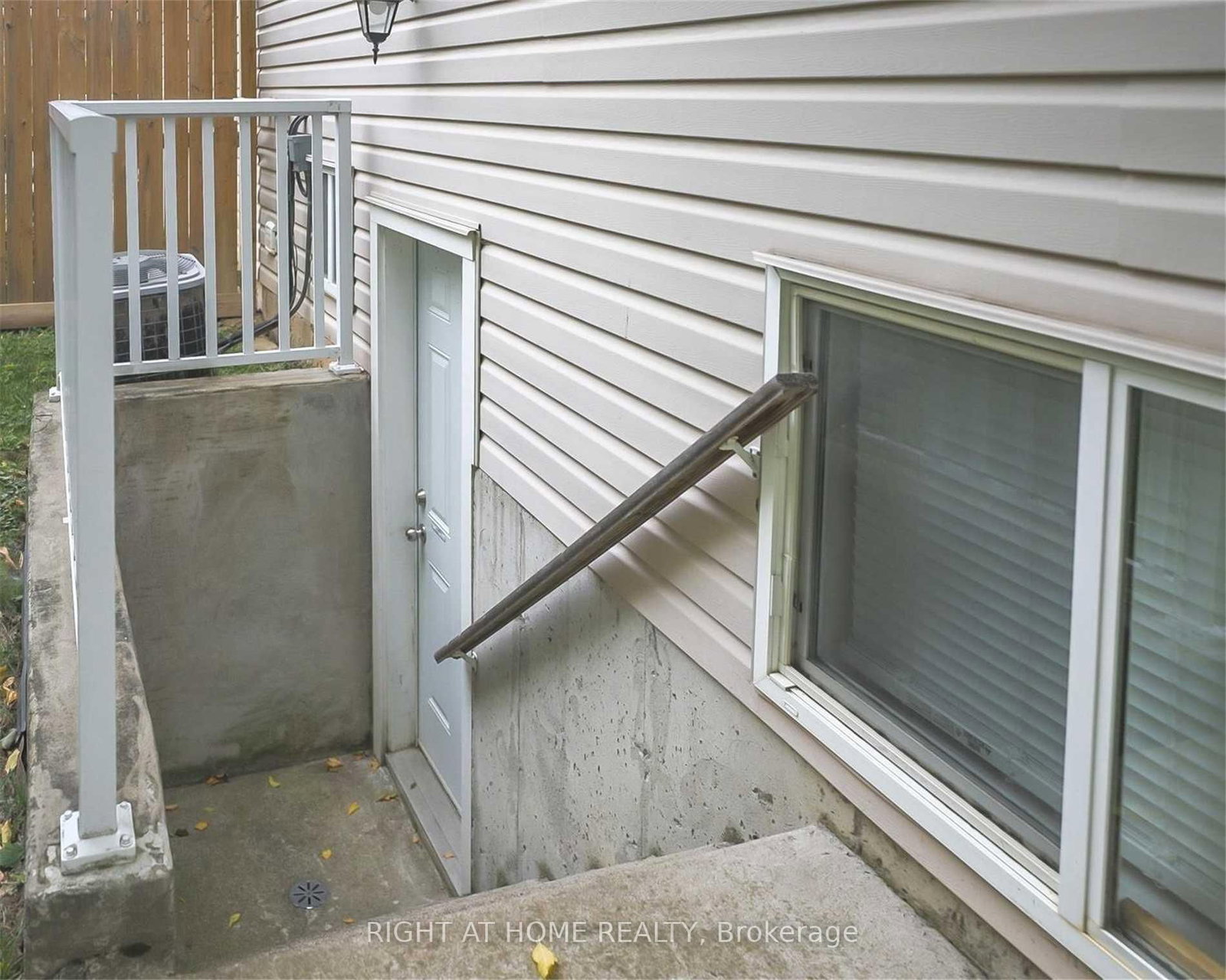 39 Cumming Street • St. Catharines, ON photo 34