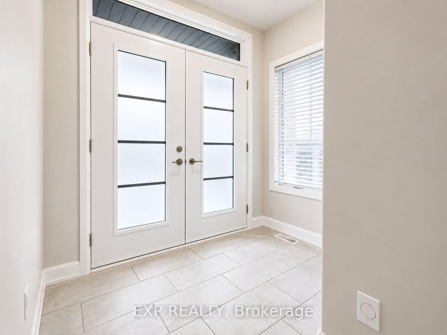 528 LUCENT Street, Russell 2