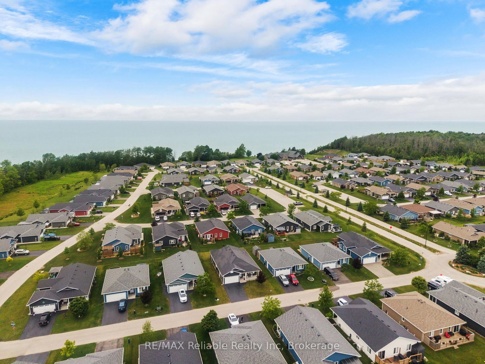 7 Windward Way S • Ashfield-Colborne-Wawanosh, ON photo 4
