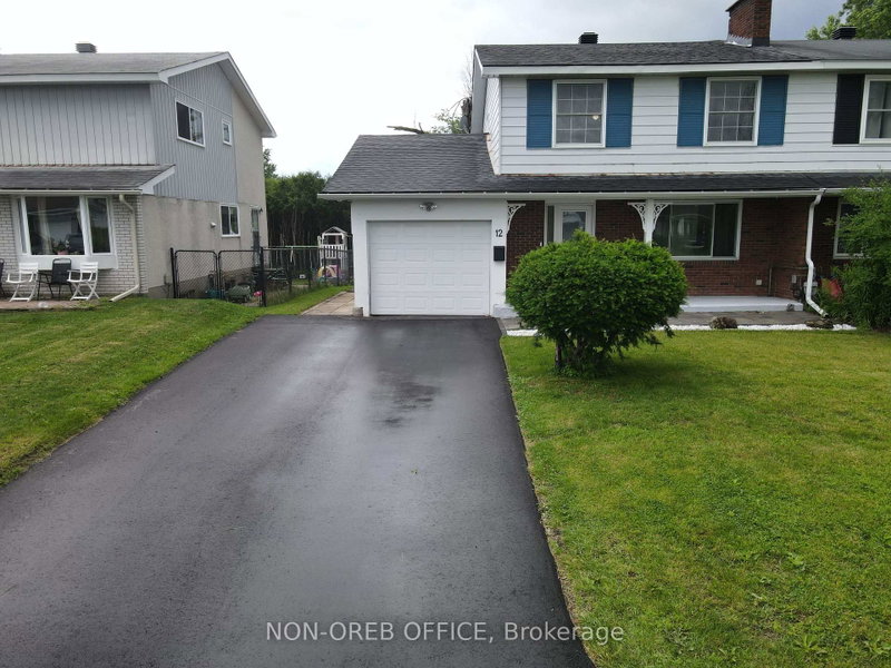 12 DOWNSVIEW Crescent