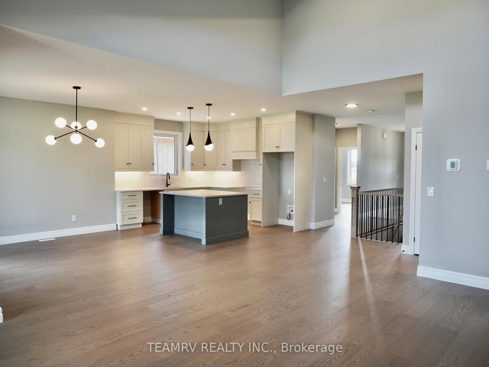17 DARROW Drive • Tillsonburg, ON photo 6