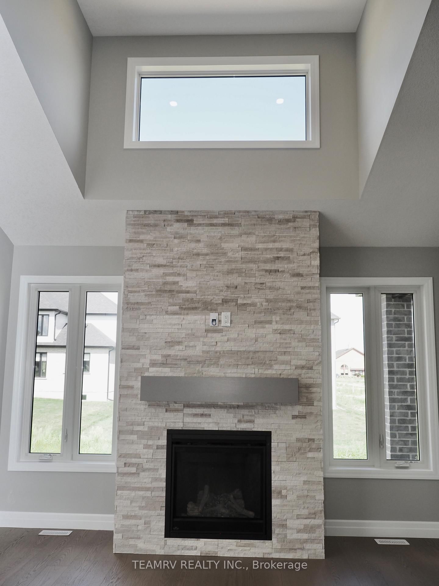 17 DARROW Drive • Tillsonburg, ON photo 8