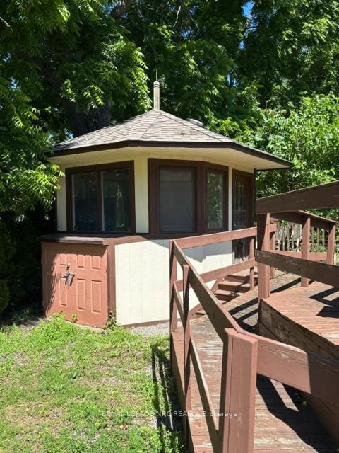 15 Rodman Street