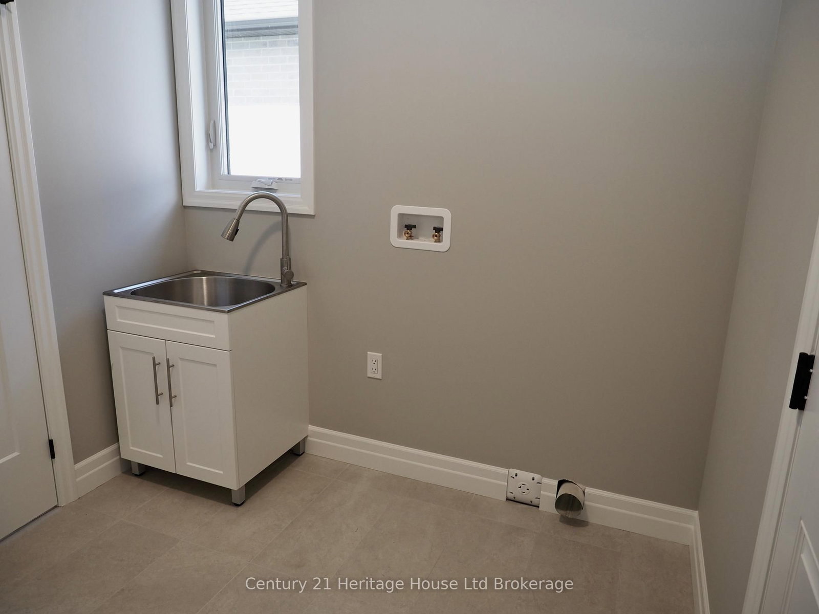 28 Sycamore Drive • Tillsonburg, ON photo 21