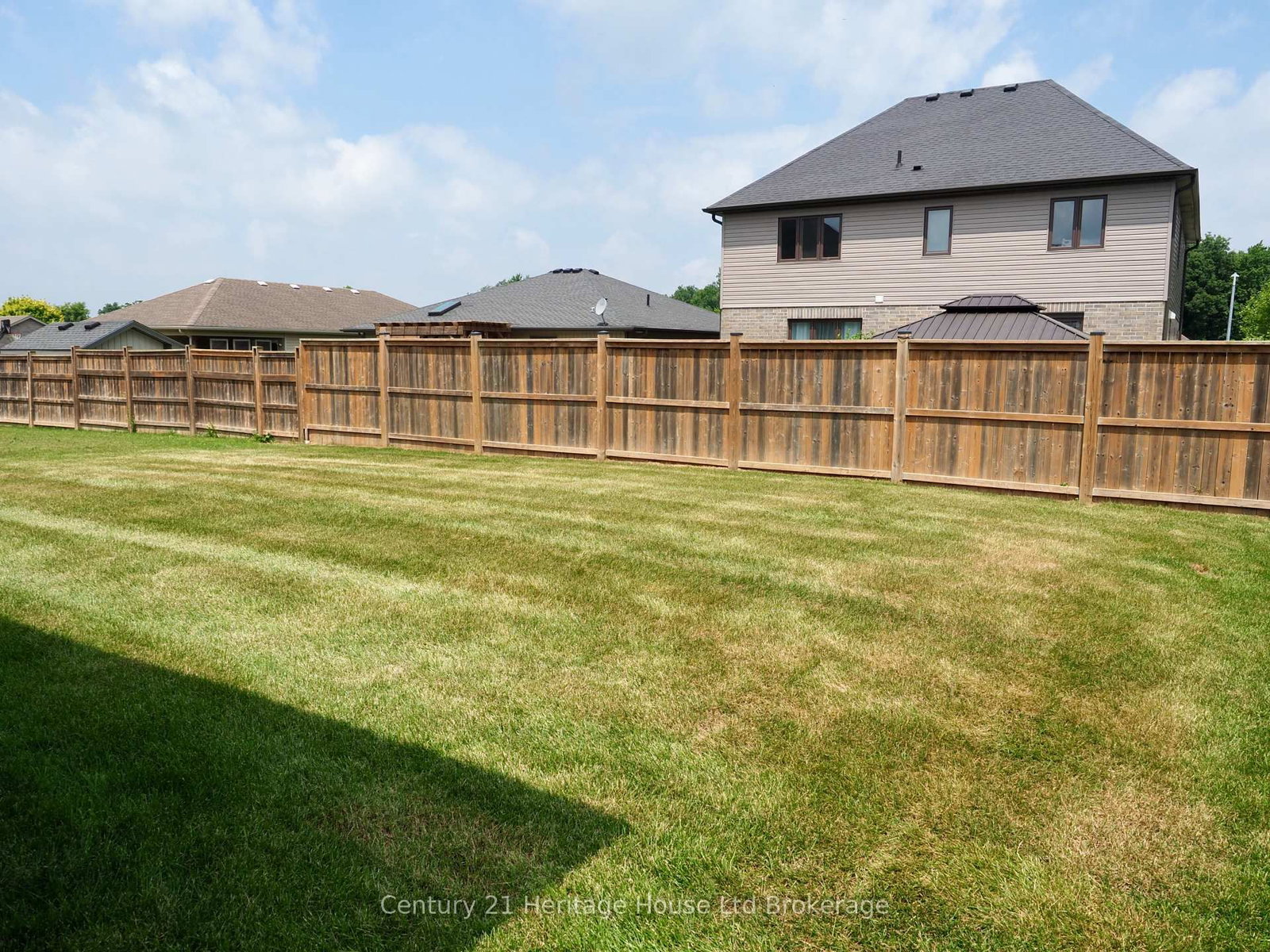 28 Sycamore Drive • Tillsonburg, ON photo 26