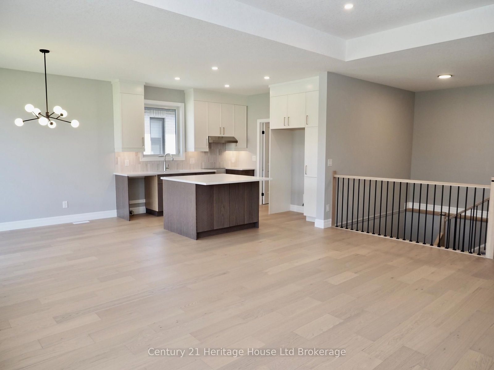 28 Sycamore Drive • Tillsonburg, ON photo 5