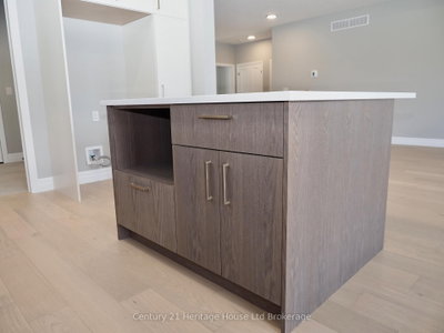28 Sycamore Drive • Tillsonburg, ON photo 7