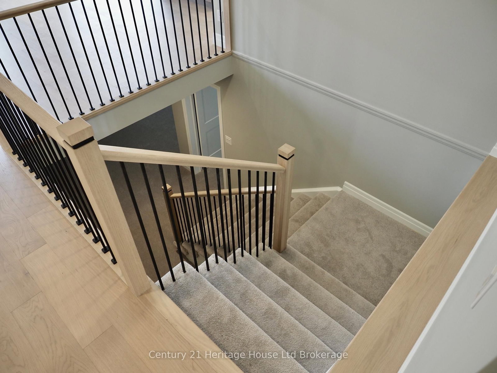 28 Sycamore Drive • Tillsonburg, ON photo 9
