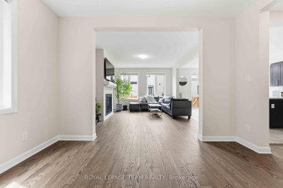 332 Elsie Macgill Walk • Kanata, ON photo 8