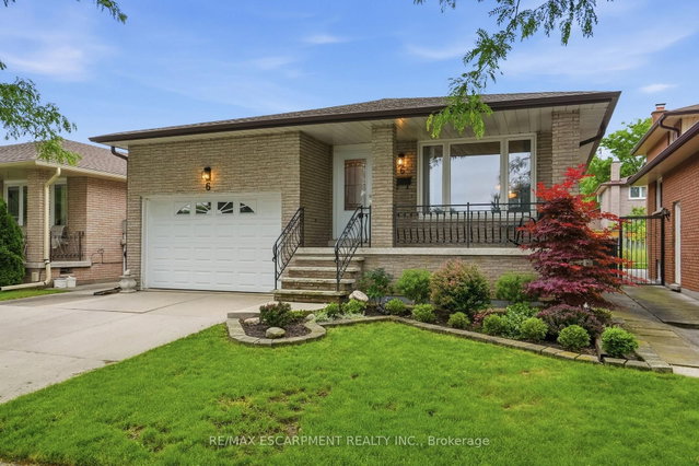 6 Royce Avenue