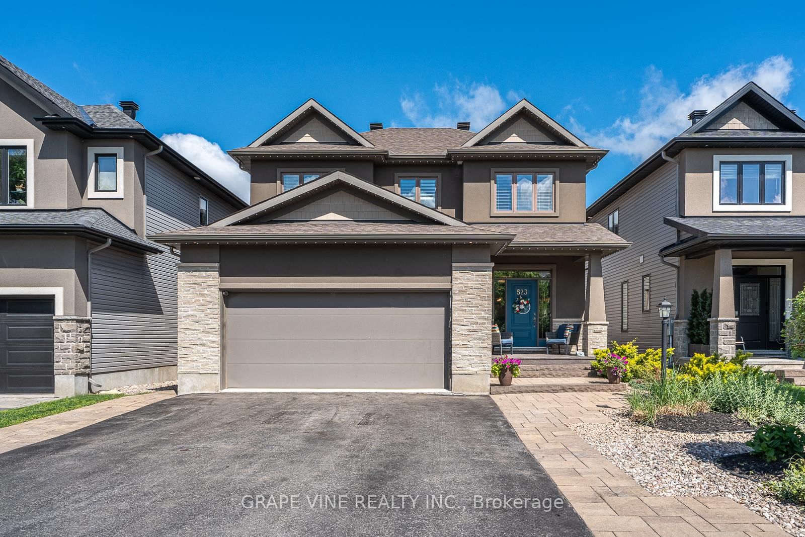 523 Adamson Crescent, Ottawa, ON