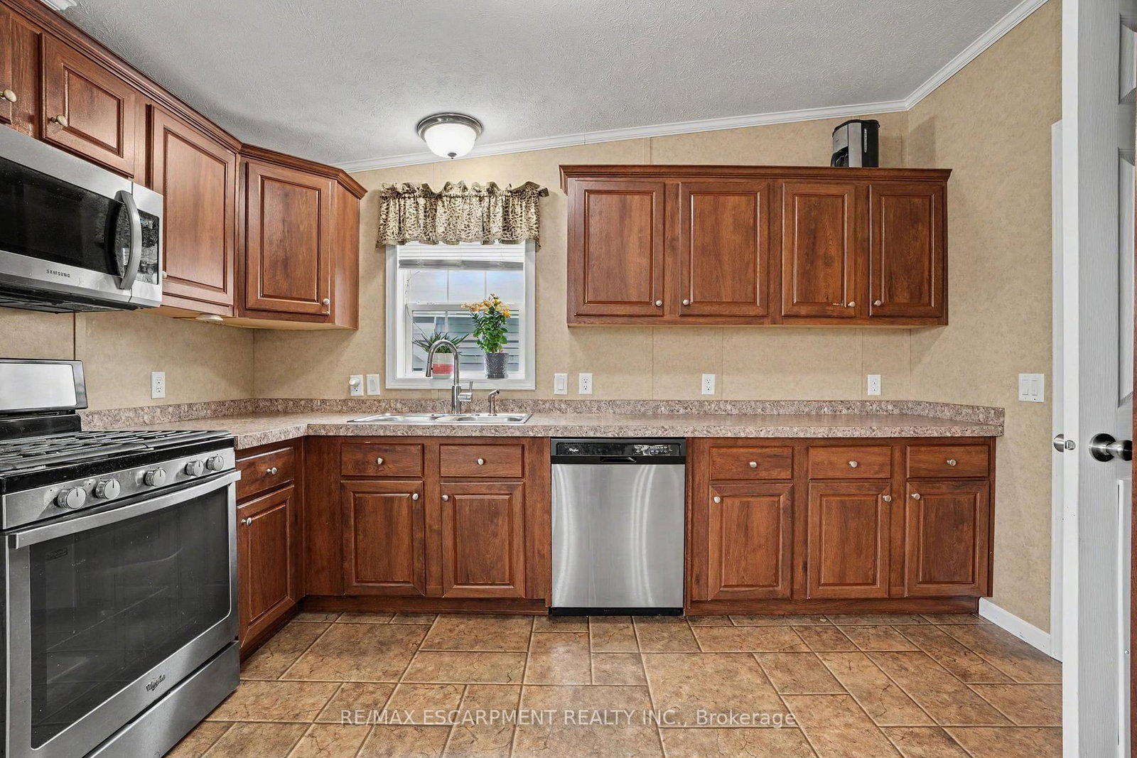 4 Hickory Hollow • Haldimand, ON photo 15