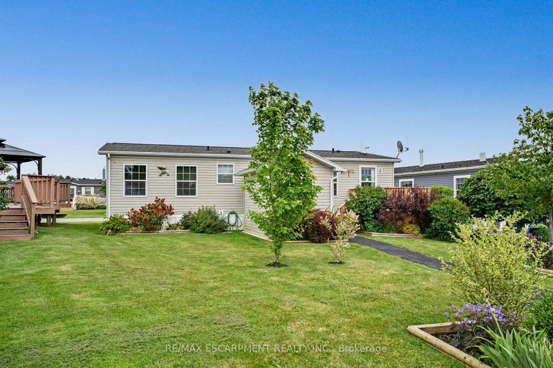4 Hickory Hollow