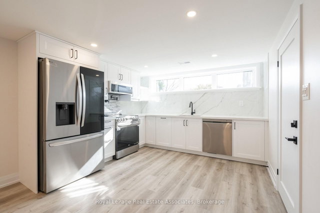 259 Fernwood Crescent