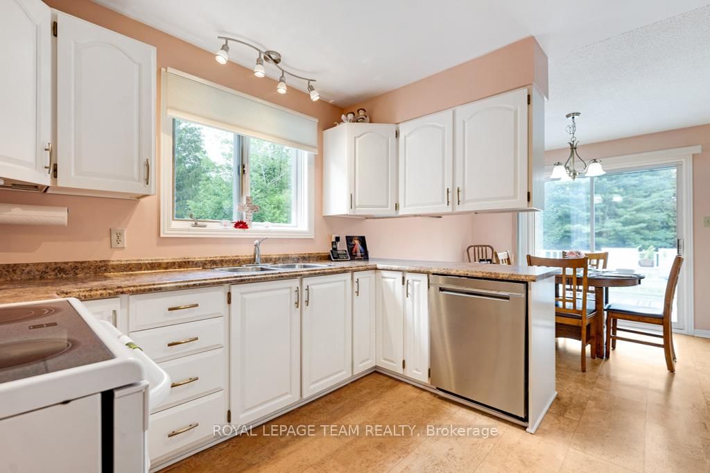 17 MARIC Trail • North Grenville, ON photo 11