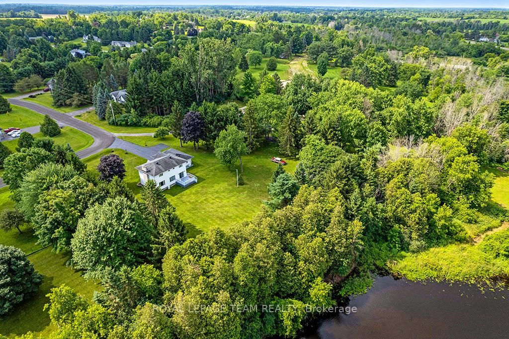 17 MARIC Trail • North Grenville, ON photo 5