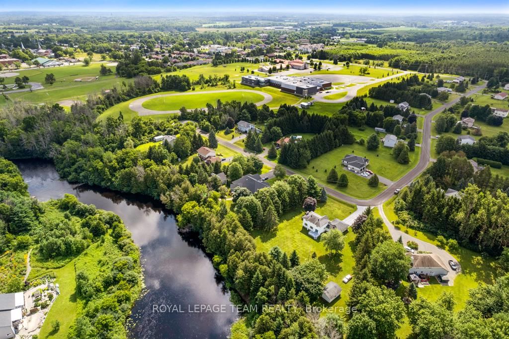 17 MARIC Trail • North Grenville, ON photo 6