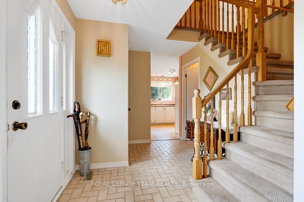 17 MARIC Trail • North Grenville, ON photo 9
