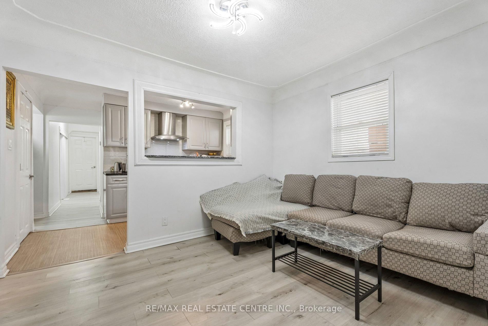 43 Whitfield Avenue