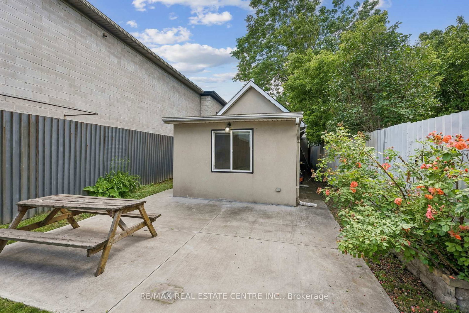 Listing Image 44