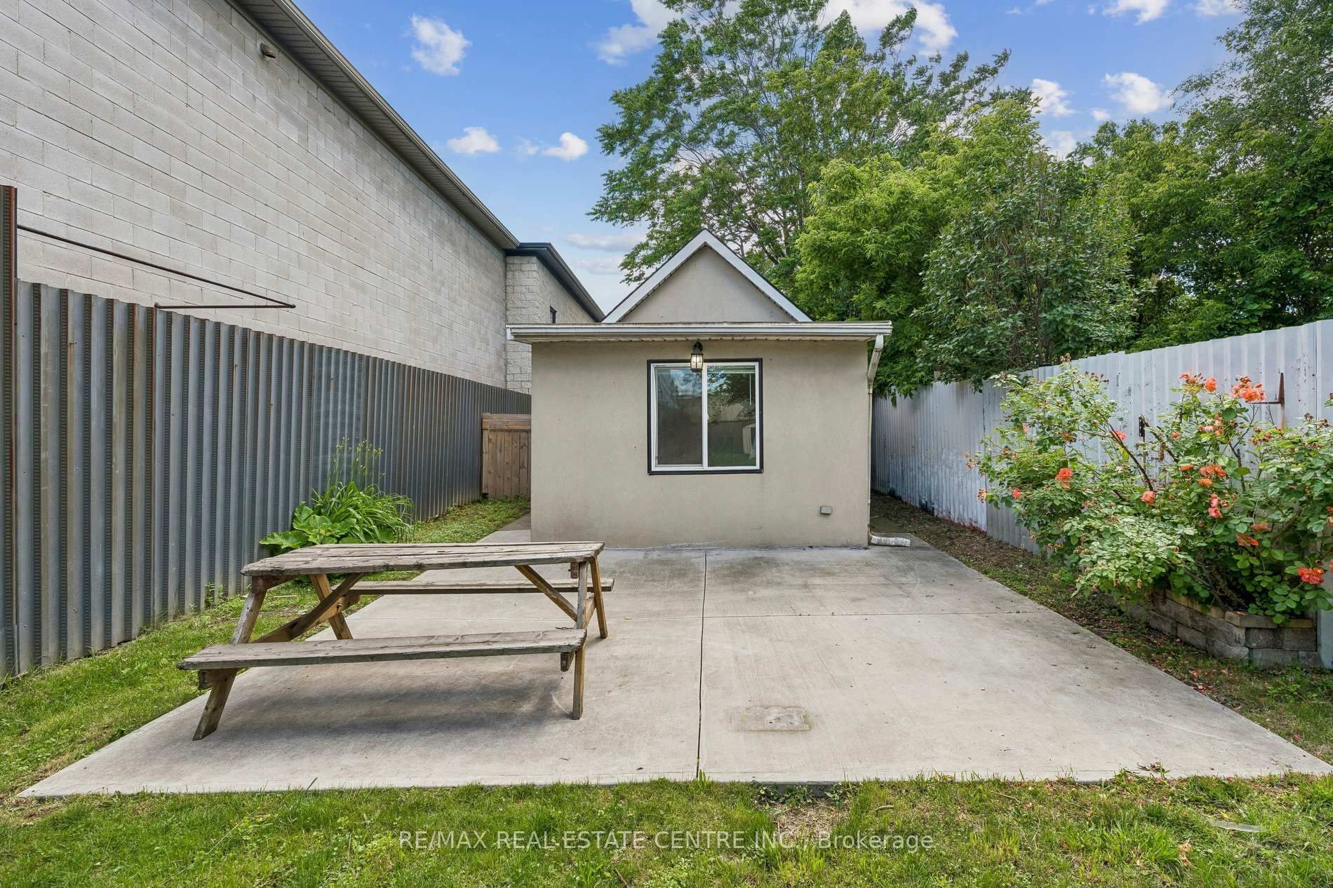 43 Whitfield Avenue