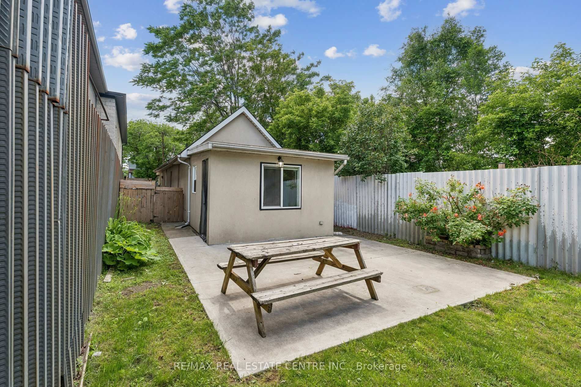 43 Whitfield Avenue