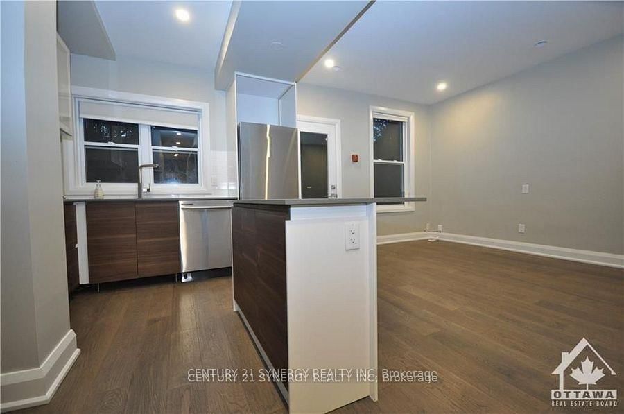 571 Mcleod Street, Unit 2