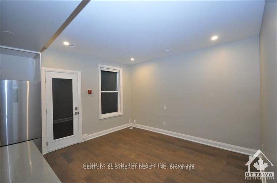 571 Mcleod Street, Unit 2
