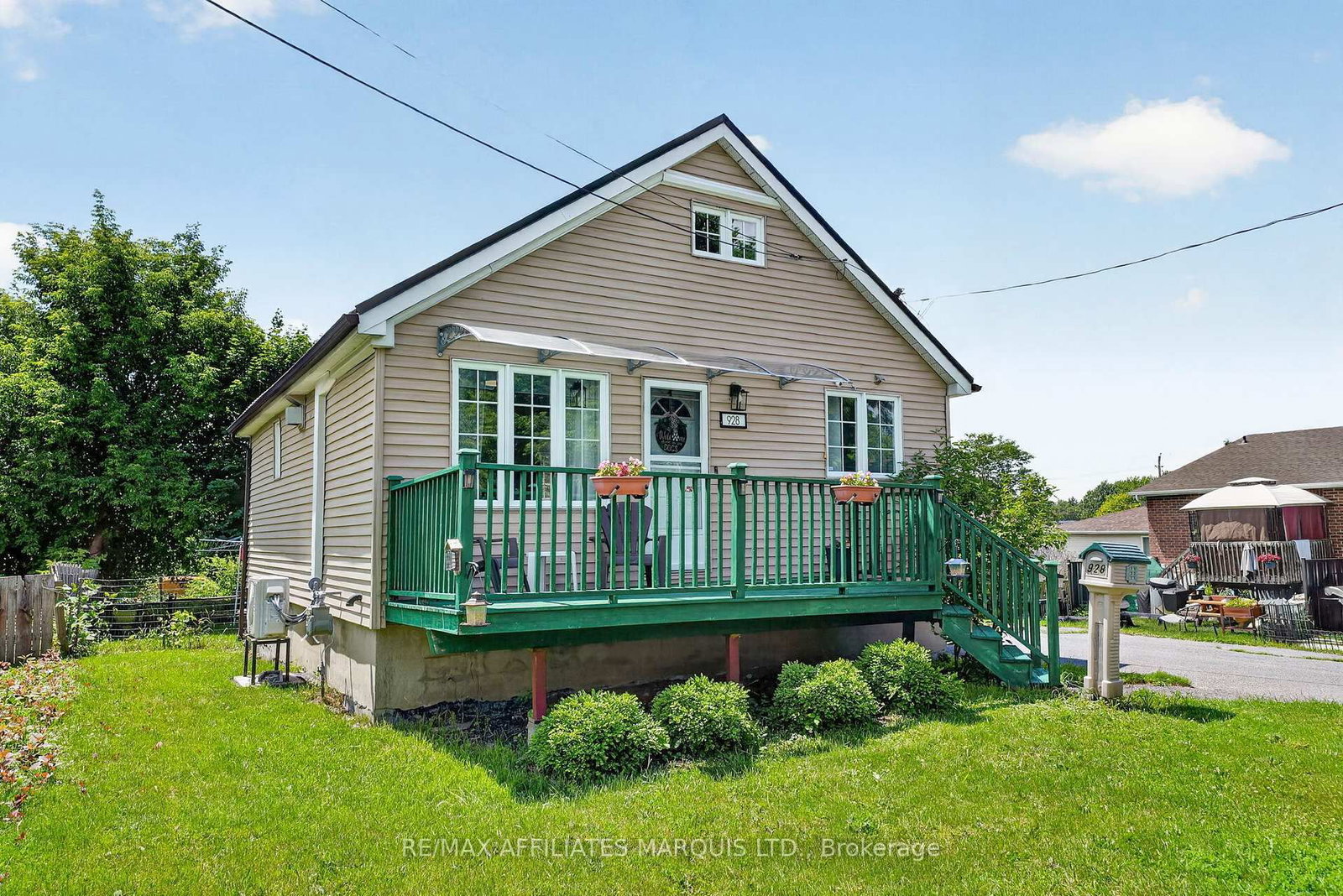 928 Pacific Lane • Cornwall, ON photo 2