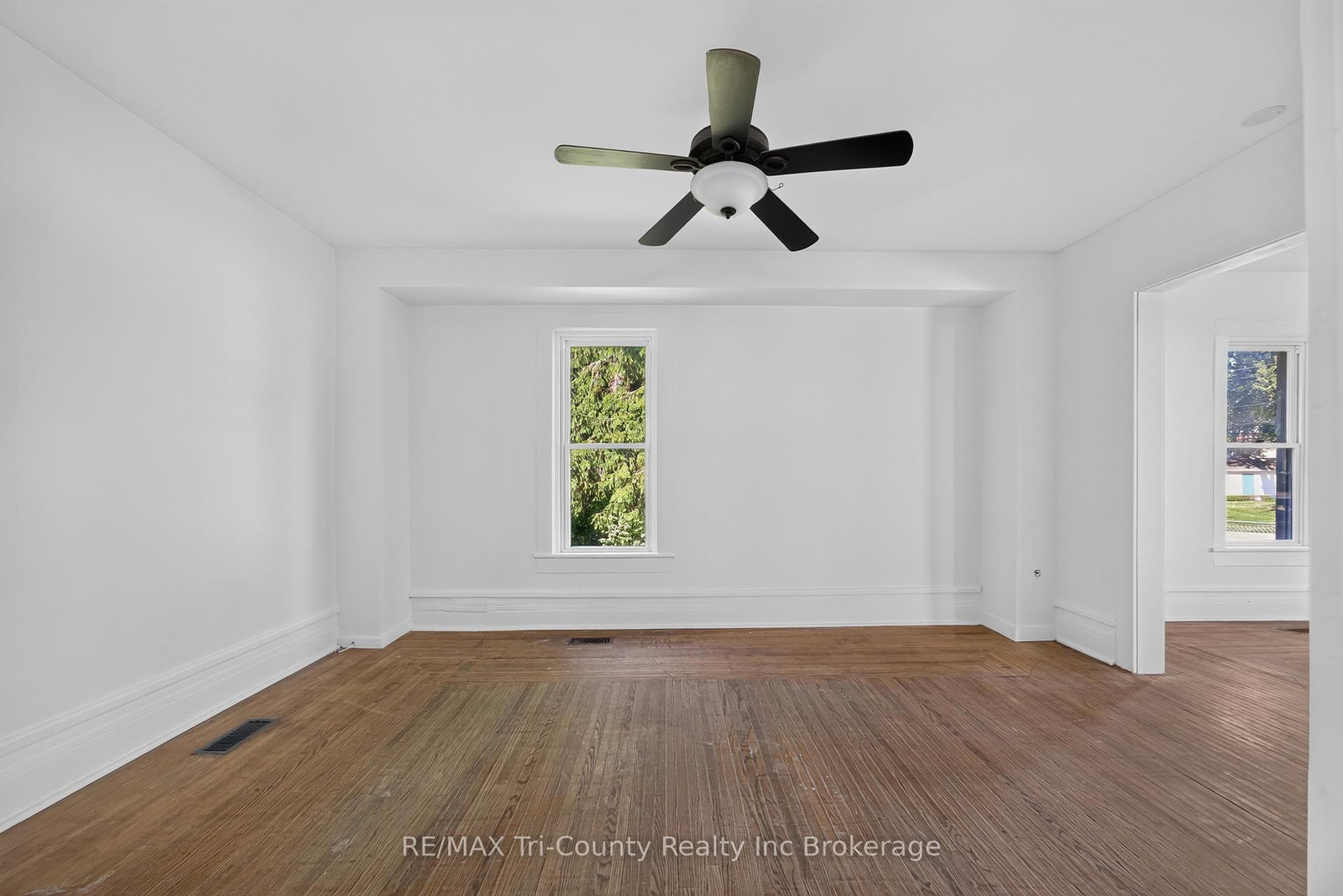 61 E Brock Street • Tillsonburg, ON photo 10