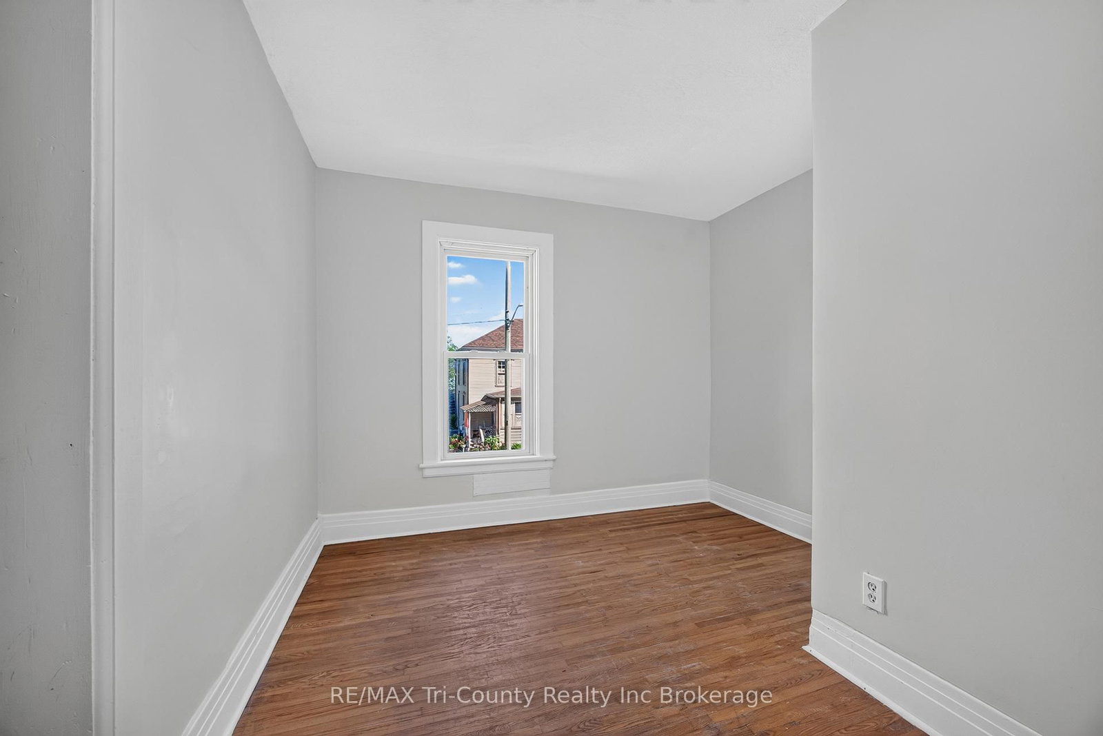 61 E Brock Street • Tillsonburg, ON photo 17