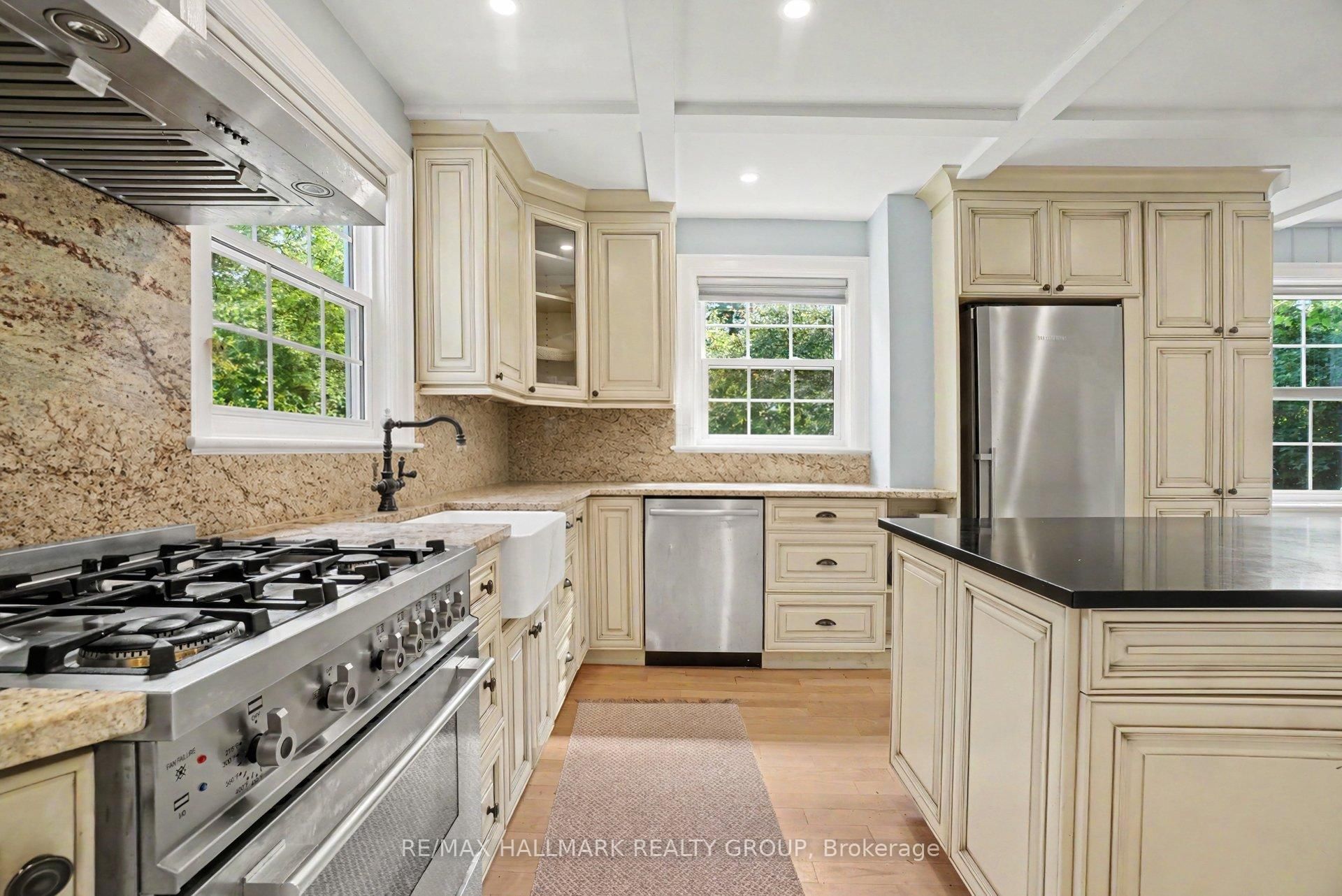 171 Minto Place
