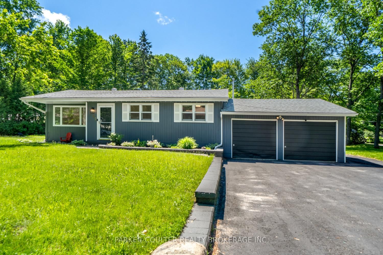85 Evans Avenue W