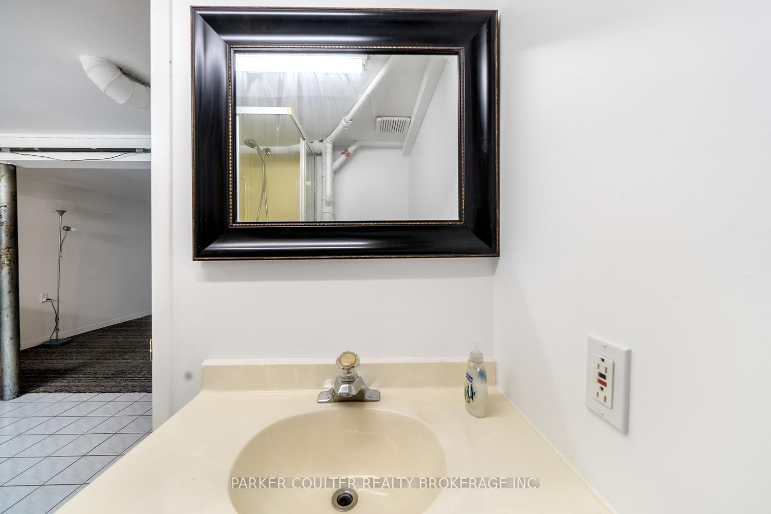 85 W Evans Avenue • Gravenhurst, ON photo 37