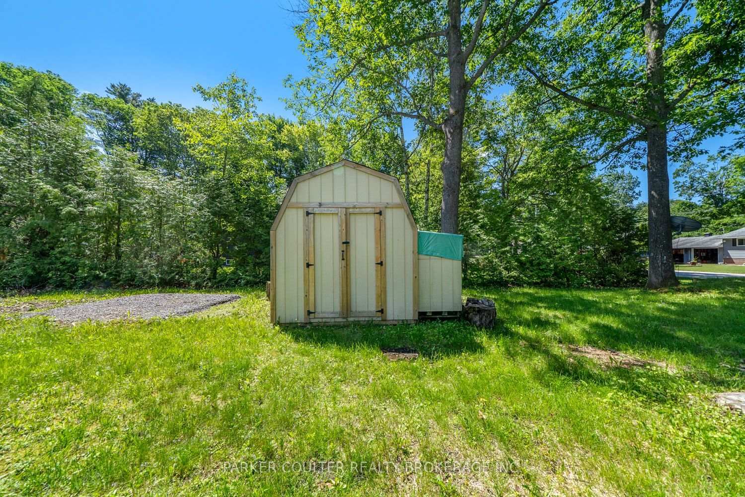 85 W Evans Avenue • Gravenhurst, ON photo 42