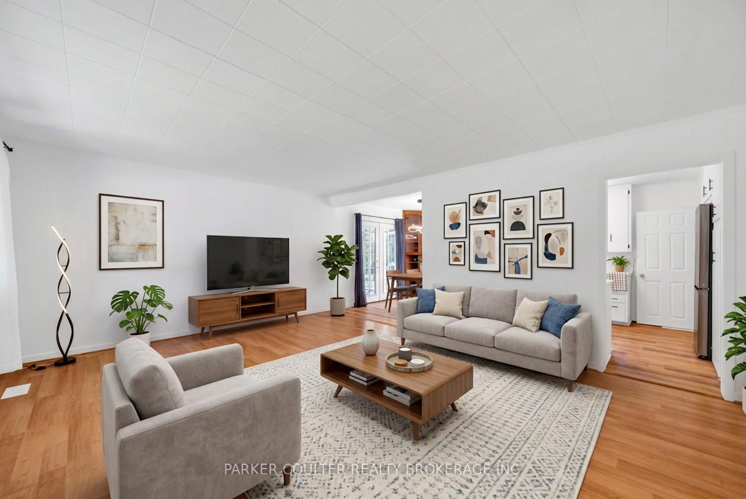 85 Evans Avenue W