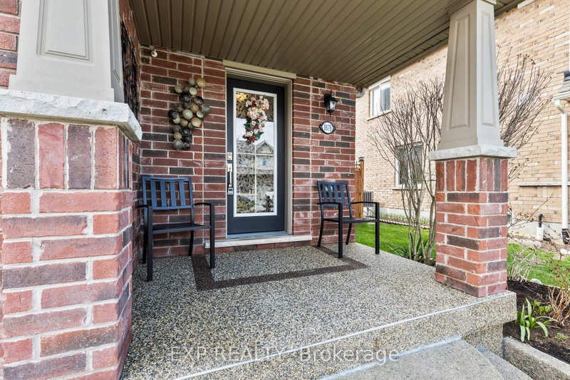 8679 Dogwood Crescent