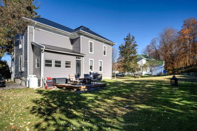 2 John Street • Rideau Lakes, ON photo 4