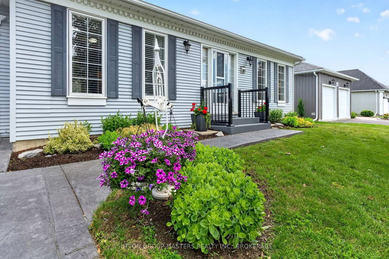 38 Abbey Dawn Drive
