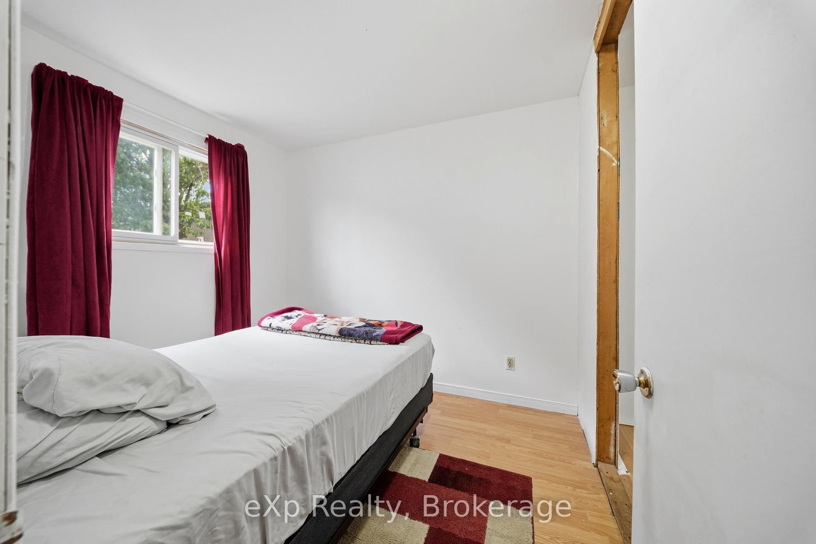 370 Sidney Street • Belleville, ON photo 11