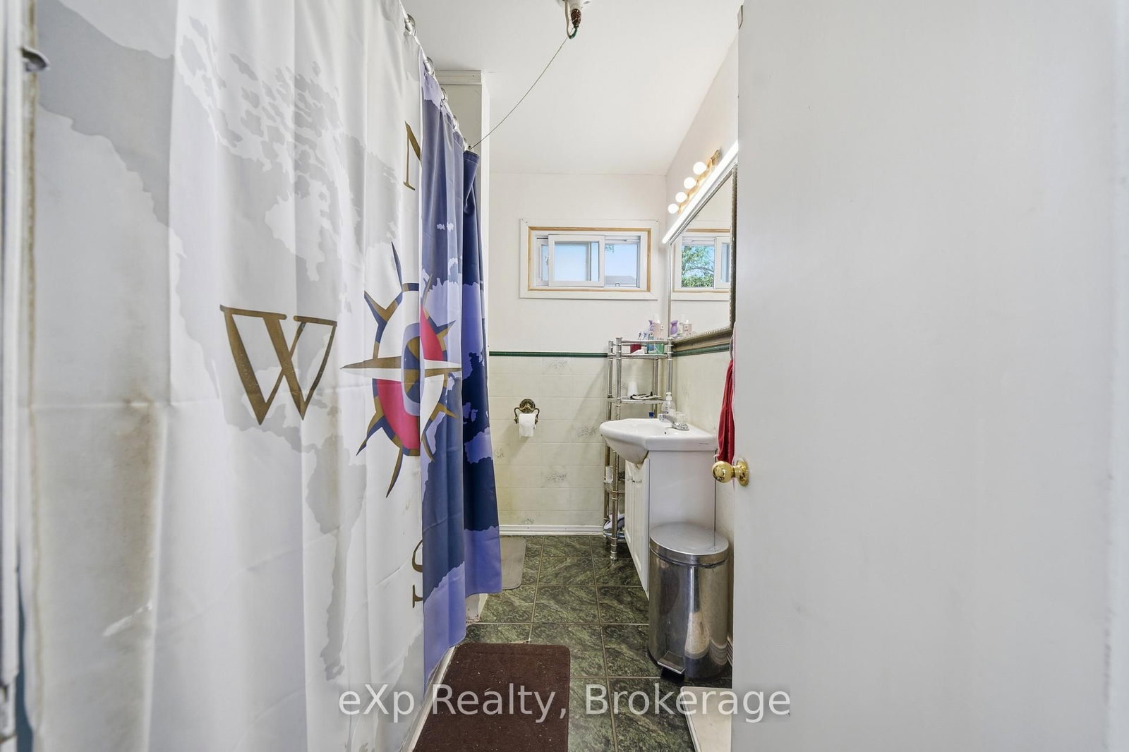 370 Sidney Street • Belleville, ON photo 15