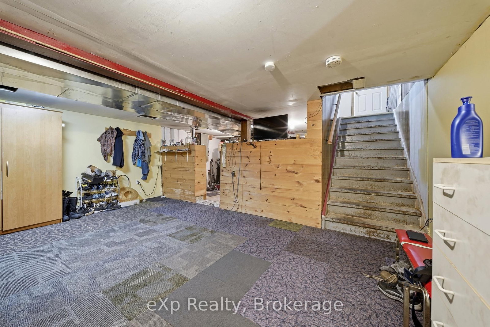 370 Sidney Street • Belleville, ON photo 16