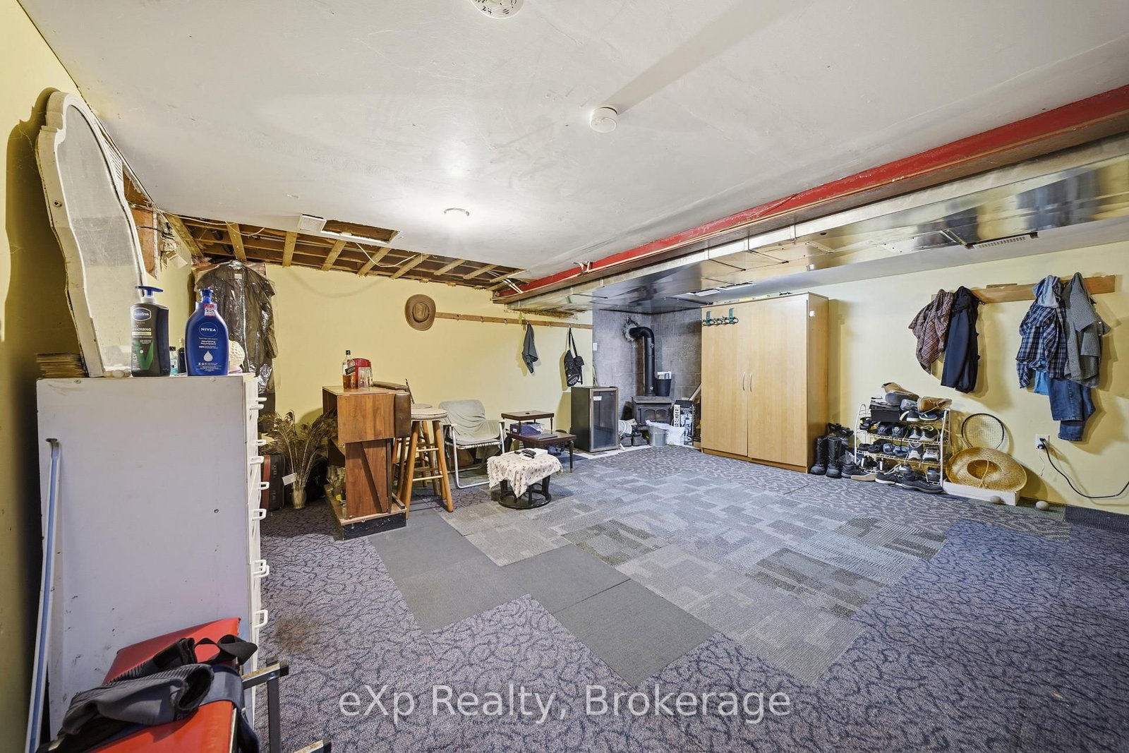 370 Sidney Street • Belleville, ON photo 18