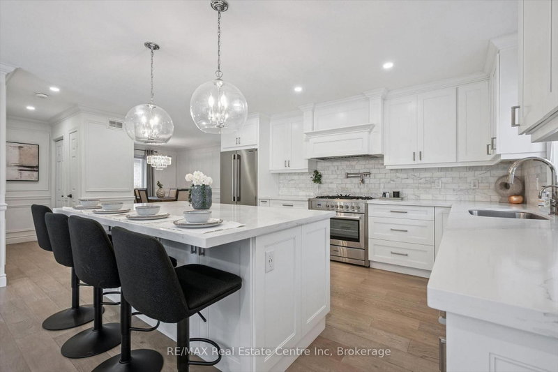 home for sale on 18 KEYS Crescent