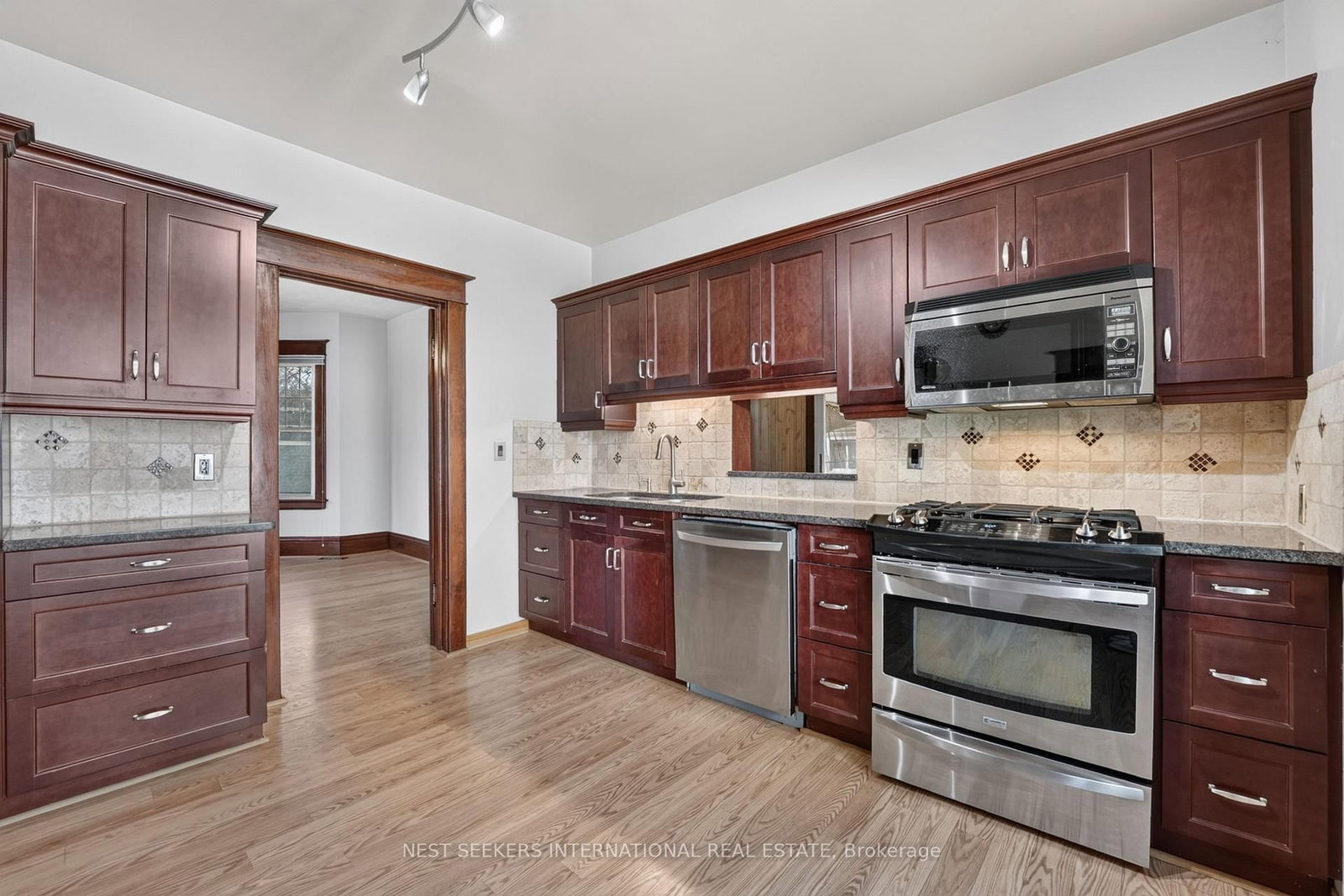 51 Union Street • Port Colborne, ON photo 11